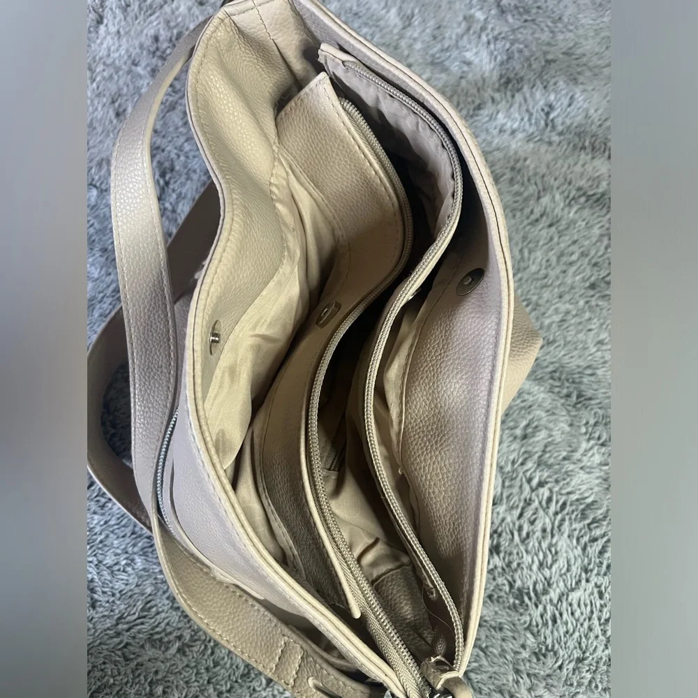 Rosetti‎ Women's Tan Handbag Purse Tassel Shoulder or Crossbody